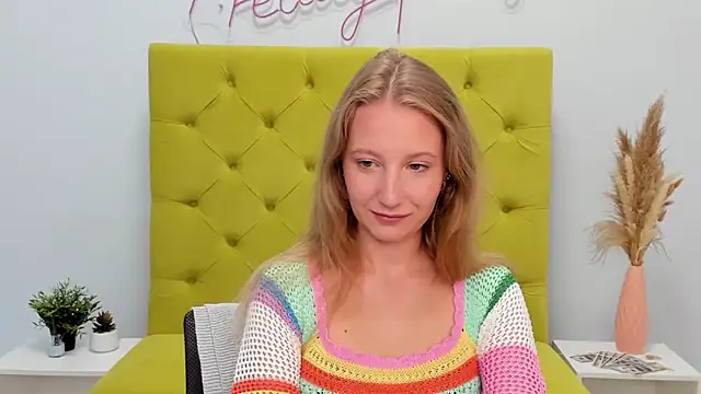 Snapshot of LolaWilsons chatting on May 29, 6:33 am LolaWilsons online show from May 29, 6:33 am