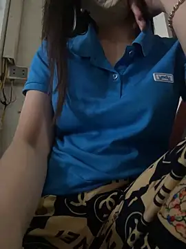 Snapshot of Tuongvy05 chatting on March 7, 7:05 am Tuongvy05 online show from March 7, 7:05 am