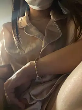 Snapshot of Tuongvy05 chatting on March 24, 4:34 pm Tuongvy05 online show from March 24, 4:34 pm