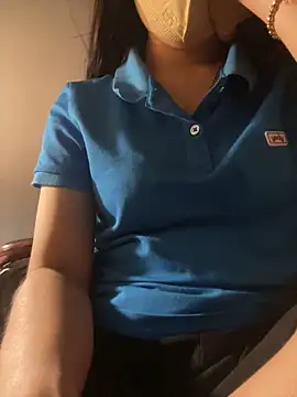 Snapshot of Tuongvy05 chatting on April 16, 4:08 pm Tuongvy05 online show from April 16, 4:08 pm