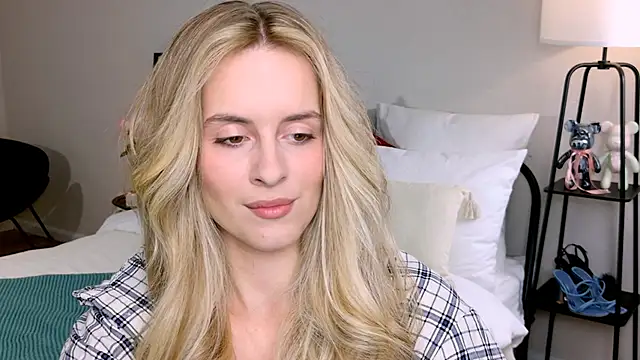 RozzitaBedberry online show from September 26, 2:10 pm