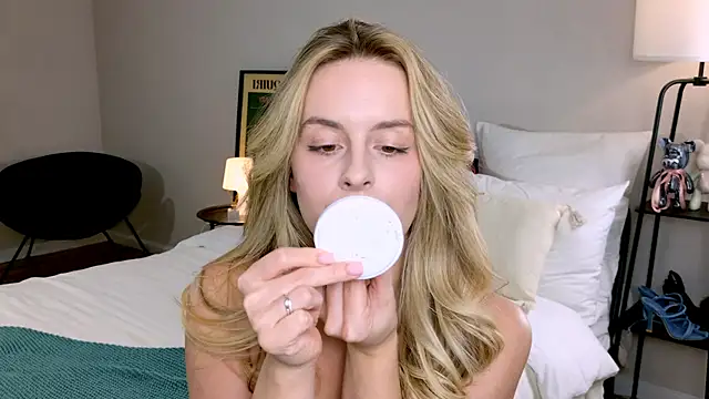 RozzitaBedberry online show from November 7, 1:11 pm