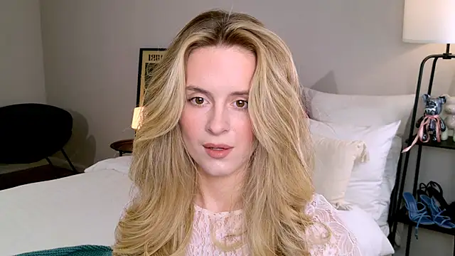 RozzitaBedberry online show from November 9, 1:31 pm