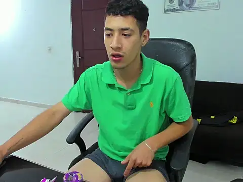 Snapshot of Chandler_ken chatting on October 12, 8:46 am Chandler ken online show from October 12, 8:46 am