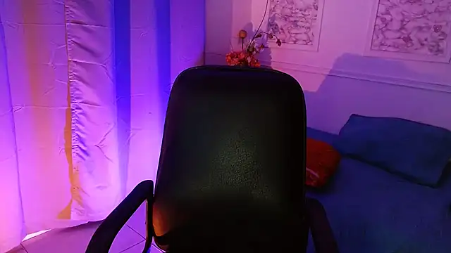 Susana hank2 online show from February 22, 9:15 pm