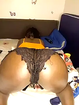 Snapshot of Queen-sluty2 chatting on March 10, 8:23 pm Queen-sluty2 online show from March 10, 8:23 pm