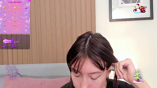 lizzy davis 1 online show from December 5, 3:59 am