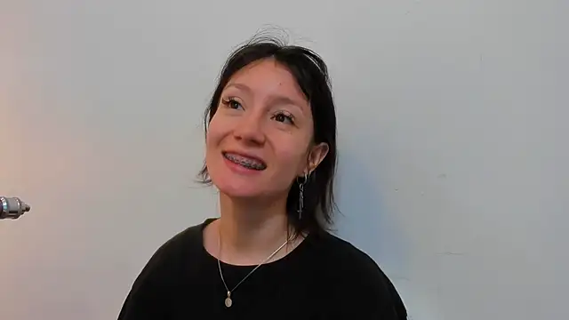 lizzy davis 1 online show from November 2, 4:04 am