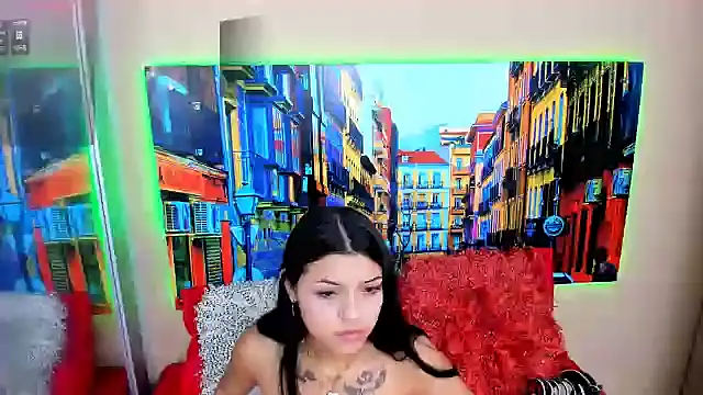 CristalLoren online show from December 24, 11:17 am