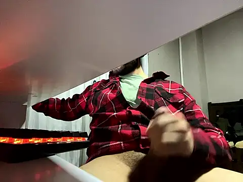 Snapshot of champertrr chatting on March 7, 10:51 pm champertrr online show from March 7, 10:51 pm