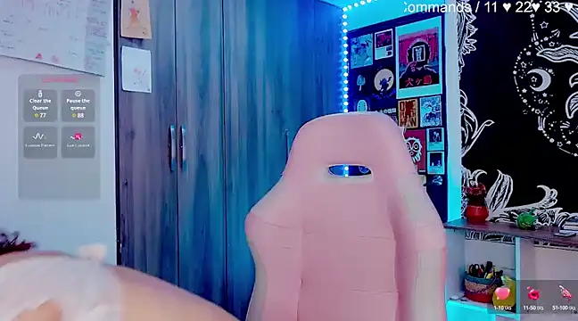 melissahowl online show from December 18, 4:28 pm