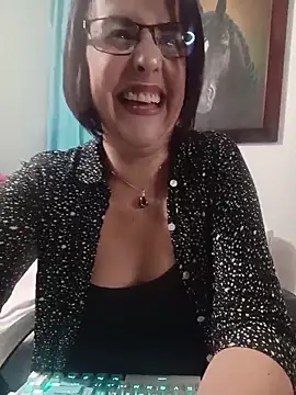 Snapshot of IsisBlake chatting on April 13, 2:06 am IsisBlake online show from April 13, 2:06 am