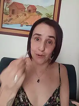 Snapshot of IsisBlake chatting on June 11, 7:01 pm IsisBlake online show from June 11, 7:01 pm