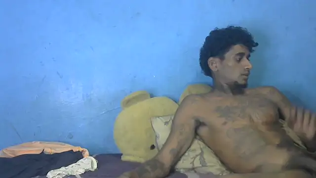 Snapshot of indiangeni20 chatting on October 12, 12:04 pm indiangeni20 online show from October 12, 12:04 pm