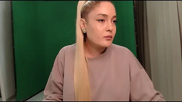 Snapshot of HotFireBabe_ chatting on May 5, 11:02 pm HotFireBabe online show from May 5, 11:02 pm