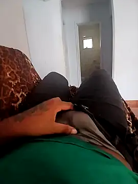 Snapshot of morenogts69 chatting on February 9, 3:45 pm morenogts69 online show from February 9, 3:45 pm