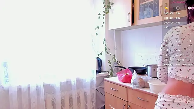 Julia  Frey online show from November 8, 5:40 am