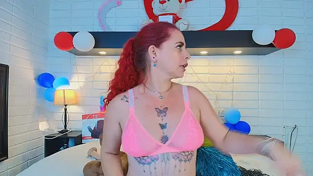 Snapshot of HannaBrave chatting on February 17, 3:31 pm HannaBrave online show from February 17, 3:31 pm