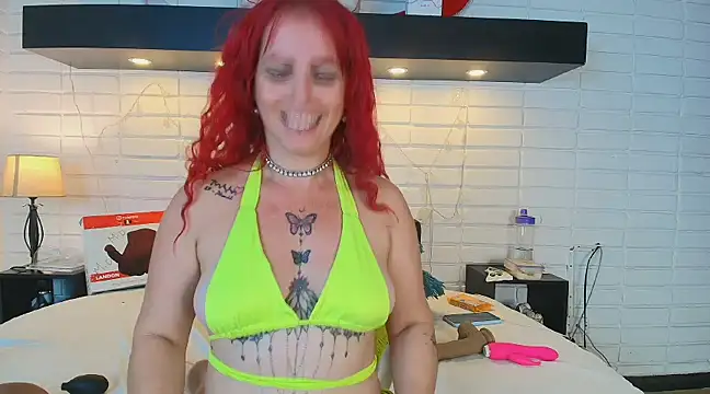 Snapshot of HannaBrave chatting on March 2, 5:23 am HannaBrave online show from March 2, 5:23 am