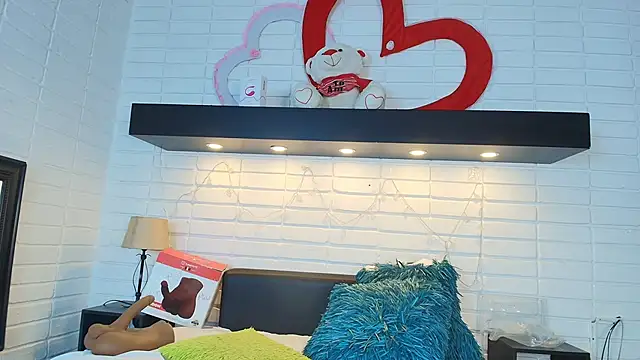 Snapshot of HannaBrave chatting on March 5, 12:33 pm HannaBrave online show from March 5, 12:33 pm