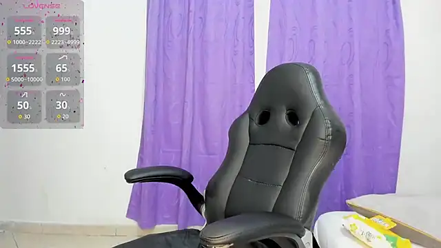 lilybaudyn  online show from October 16, 9:16 pm