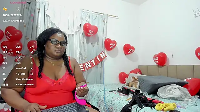 Snapshot of lilybaudyn_ chatting on February 13, 10:17 pm lilybaudyn online show from February 13, 10:17 pm