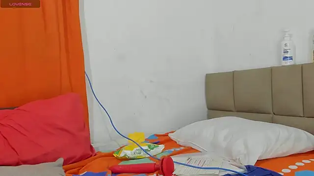 lilybaudyn  online show from June 27, 8:52 am