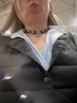 Crazy-Rosa online show from February 22, 1:35 pm