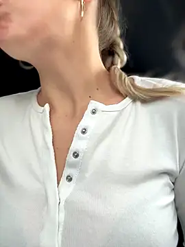 Crazy-Rosa online show from November 15, 6:33 am