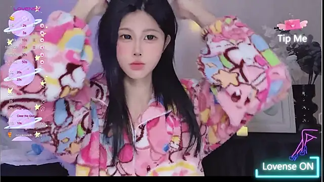 Snapshot of O0_0Q chatting on December 25, 1:09 pm O0 0Q online show from December 25, 1:09 pm