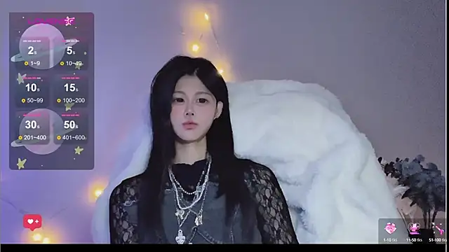 Snapshot of O0_0Q chatting on December 29, 1:06 pm O0 0Q online show from December 29, 1:06 pm