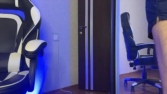 Snapshot of Stick_Twlx chatting on March 2, 3:41 pm Stick Twlx online show from March 2, 3:41 pm