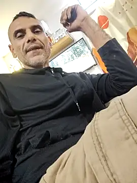 Gillygilly76 online show from October 29, 2:25 am