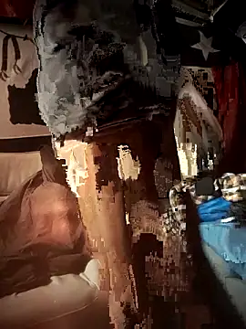 Snapshot of Gillygilly76 chatting on February 12, 7:25 am Gillygilly76 online show from February 12, 7:25 am