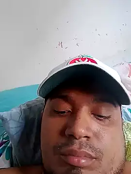 Snapshot of alex_martinez16 chatting on December 19, 4:24 pm alex martinez16 online show from December 19, 4:24 pm