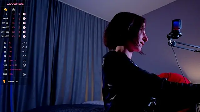 GeraTender1 online show from October 17, 7:49 pm