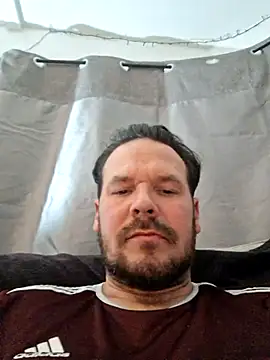 Snapshot of chrisB09 chatting on November 28, 9:39 pm chrisB09 online show from November 28, 9:39 pm