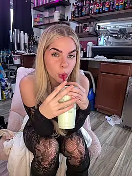 Snapshot of delicioussdixie chatting on December 15, 6:45 pm delicioussdixie online show from December 15, 6:45 pm