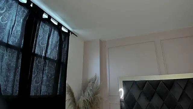 Snapshot of Lissy__Addams chatting on September 22, 8:44 pm Lissy Addams online show from September 22, 8:44 pm