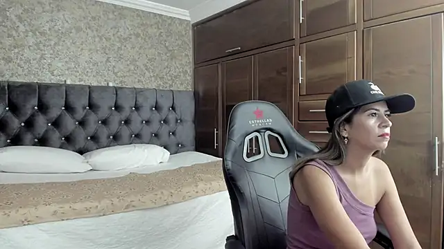 stella xue online show from January 18, 11:33 pm