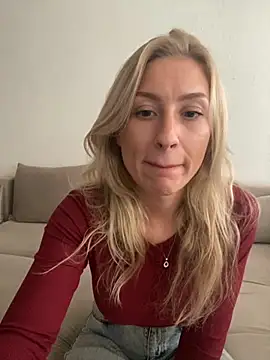 belle98 online show from October 2, 4:25 pm