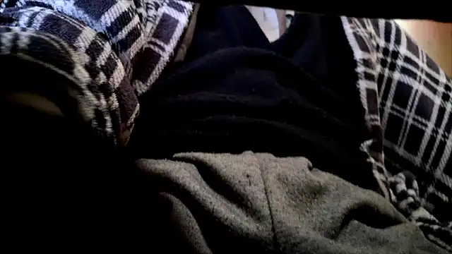 hidenyan02 online show from December 6, 5:20 am