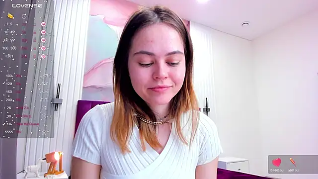 Kelly Cuutie online show from March 21, 9:45 am