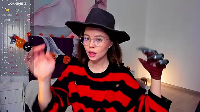 Kelly Cuutie online show from October 25, 12:51 am