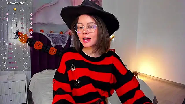 Kelly Cuutie online show from October 26, 1:11 am