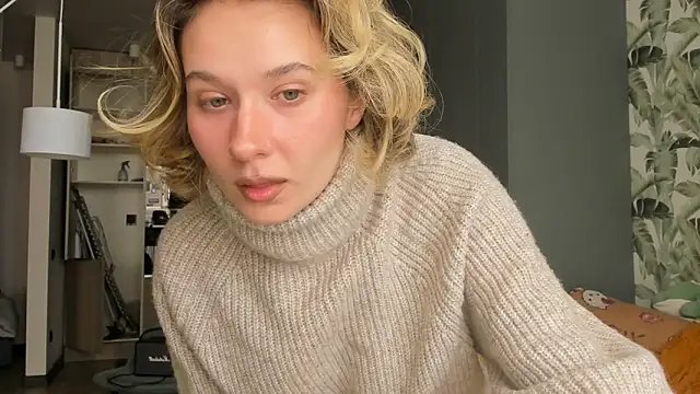 Lilith lutherlow online show from March 27, 12:27 pm