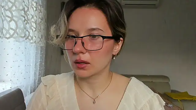Lilith lutherlow online show from July 23, 1:53 pm