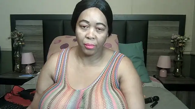 Snapshot of BigButt-MomJ75 chatting on November 22, 10:31 pm BigButt-MomJ75 online show from November 22, 10:31 pm