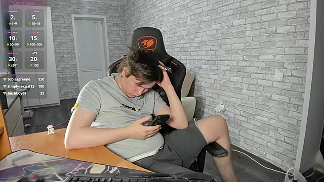 iliaskrislove online show from February 16, 8:22 pm