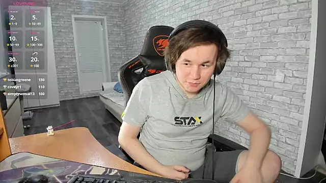 iliaskrislove online show from February 17, 8:47 pm